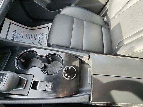 Used 2023 Nissan Rogue SV w/ SV Premium Package image 24