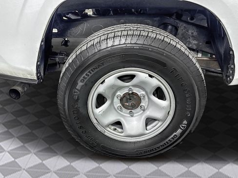 Used 2022 Toyota Tacoma SR image 28