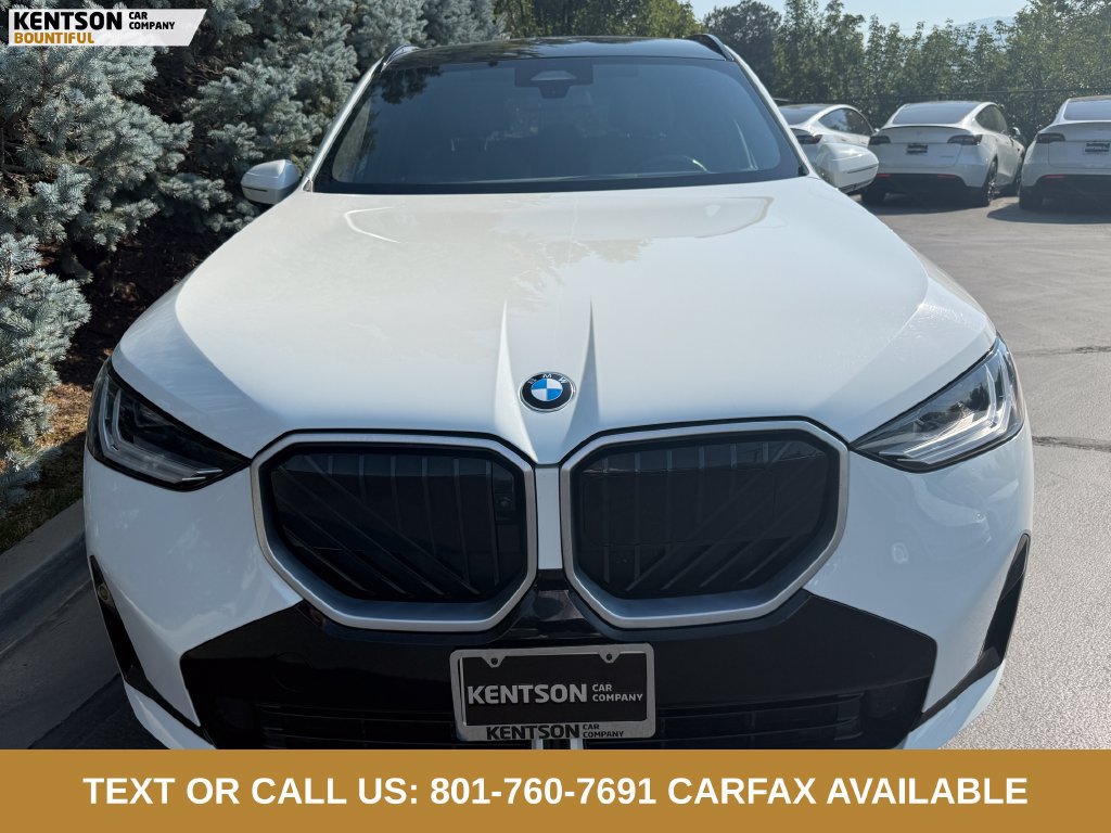 Used 2025 BMW X3 xDrive30i AWD/4WD image 2