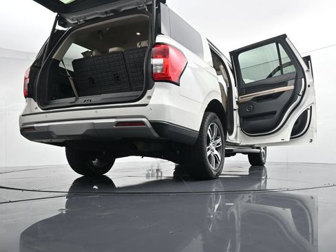 Used 2023 Ford Expedition XLT AWD/4WD image 42