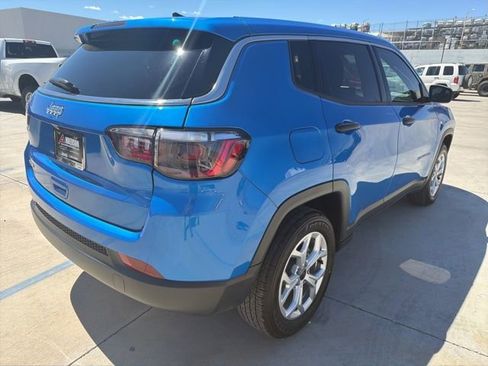 Used 2025 Jeep Compass Sport AWD/4WD image 3