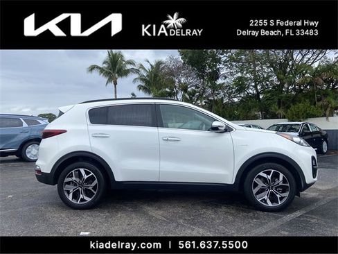 Certified 2022 Kia Sportage EX w/ EX Technology Package image 2