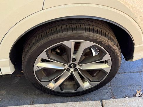 Used 2020 Audi Q3 2.0T Premium Plus w/ Premium Plus Package image 5