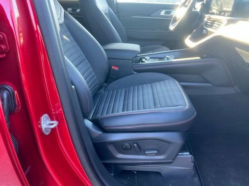 New 2026 Ford Explorer ST-Line w/ ST-Line Street Pack image 6