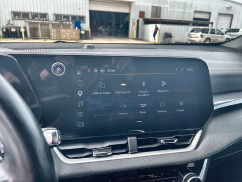 Used 2025 Chevrolet Equinox LT w/ Convenience Package II image 13