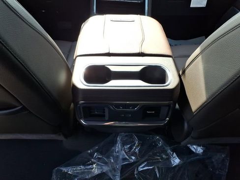 New 2026 GMC Sierra 3500 Denali w/ Denali Reserve Package AWD/4WD image 16