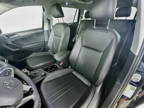 Certified 2023 Volkswagen Tiguan SE w/ Panoramic Sunroof Package AWD/4WD image 35