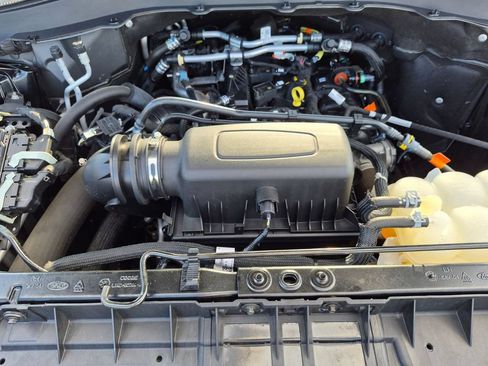 Used 2023 Ford Explorer XLT w/ Equipment Group 202A AWD/4WD image 33