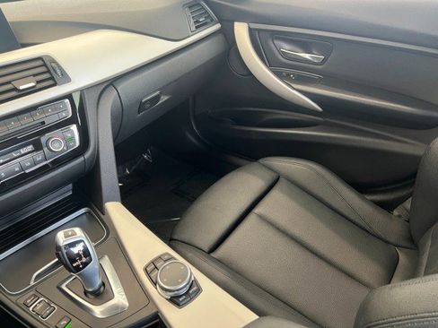 Used 2016 BMW 320i xDrive Sedan AWD/4WD image 24