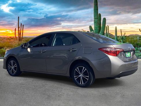 Used 2018 Toyota Corolla LE w/ LE Premium Package FWD image 5
