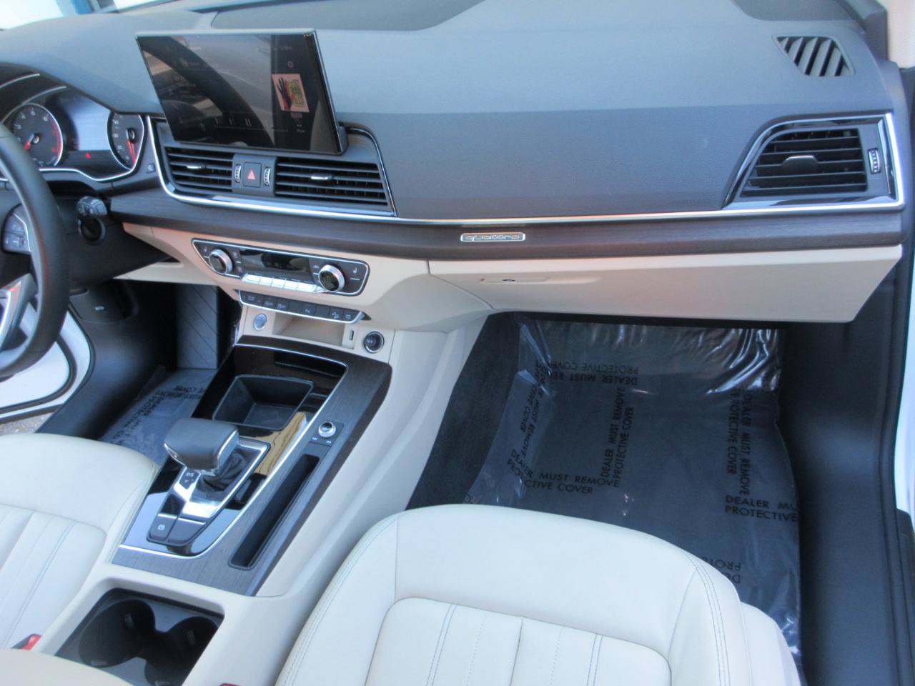 Used 2023 Audi Q5 2.0T Premium w/ Convenience Package AWD/4WD image 32