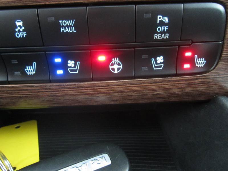 Used 2018 RAM 1500 Laramie AWD/4WD image 20