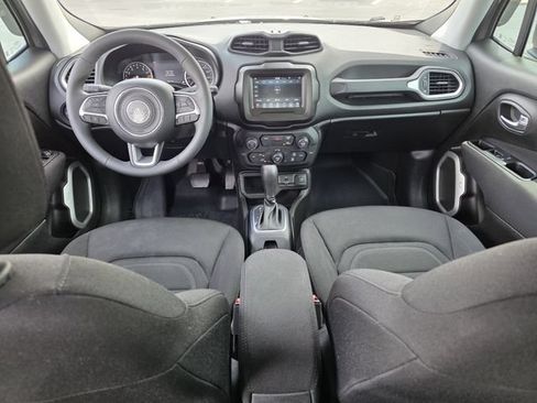 Used 2021 Jeep Renegade Latitude FWD image 8