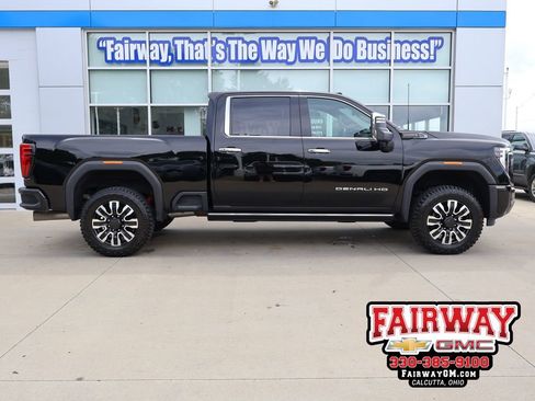 Used 2024 GMC Sierra 2500 Denali Ultimate AWD/4WD image 1