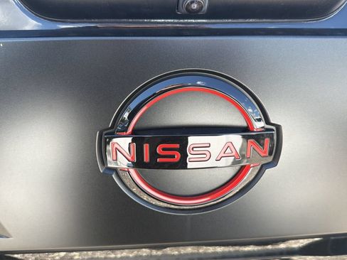 Used 2024 Nissan Titan PRO-4X w/ Pro-4x Convenience Package AWD/4WD image 18