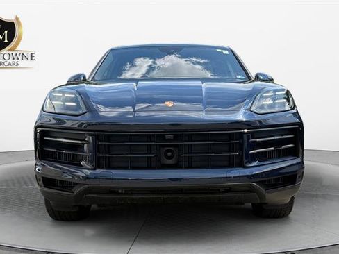 Used 2025 Porsche Cayenne E-Hybrid w/ Premium Package Plus AWD/4WD image 8