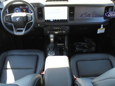 New 2025 Ford Bronco Badlands image 12