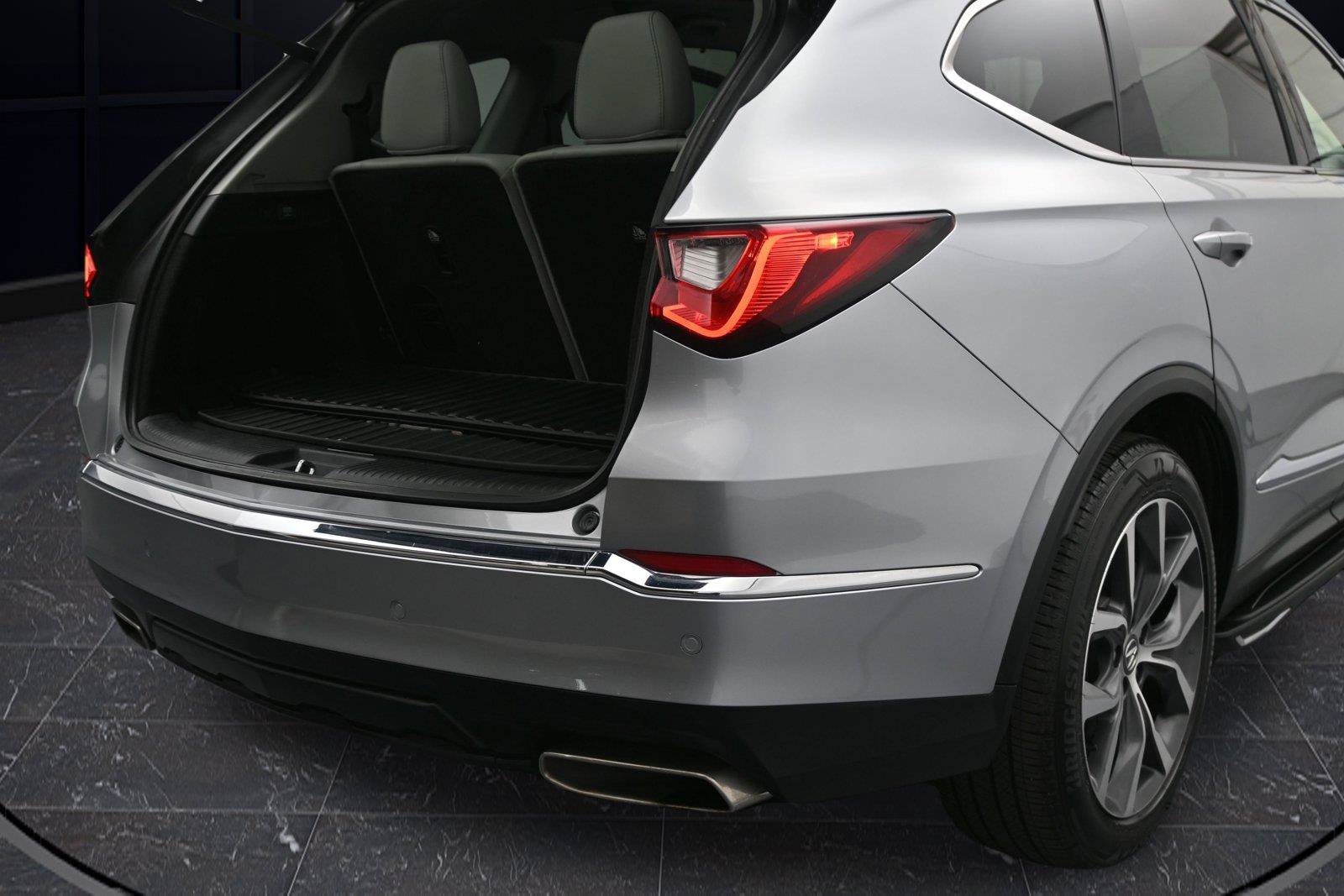 Certified 2024 Acura MDX w/ Technology Package AWD/4WD image 7