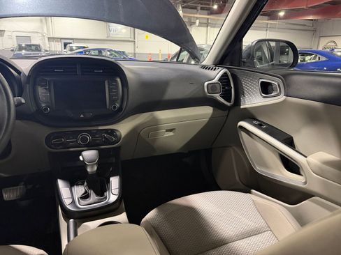 Used 2025 Kia Soul LX w/ LX Technology Package image 30