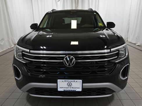 Used 2024 Volkswagen Atlas Peak Edition SE AWD/4WD image 17
