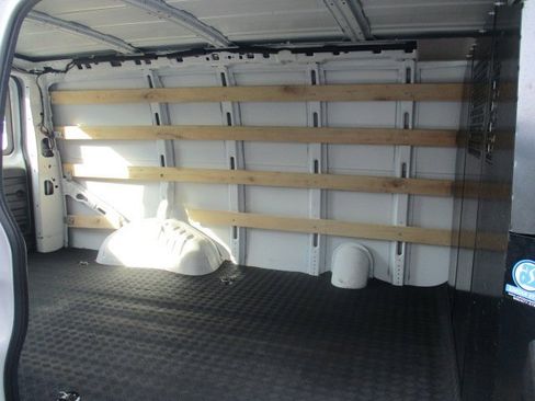 Used 2022 Chevrolet Express 2500 w/ Driver Convenience Package image 4