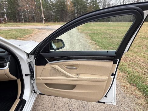 Used 2013 BMW 528i xDrive Sedan image 17