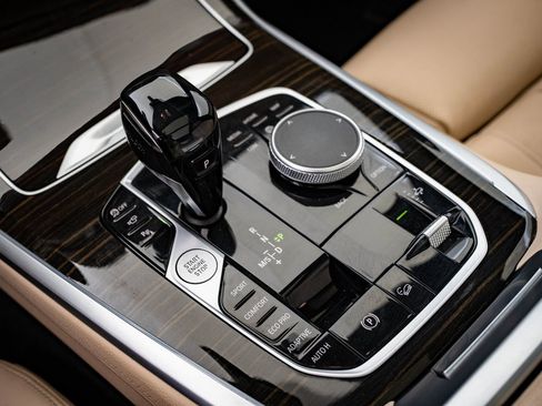 Used 2021 BMW X7 xDrive40i w/ Premium Package image 33