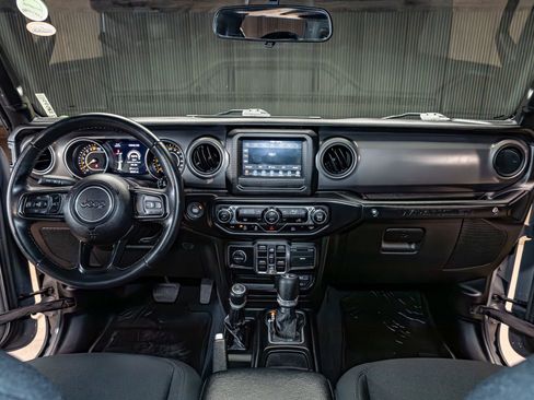 Used 2022 Jeep Wrangler Unlimited Sport image 14