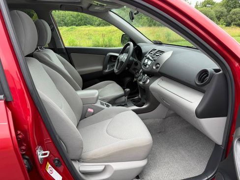 Used 2011 Toyota RAV4 4WD w/ Upgrade Value Pkg image 18