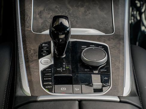 Used 2022 BMW X5 xDrive45e w/ M Sport Package image 17