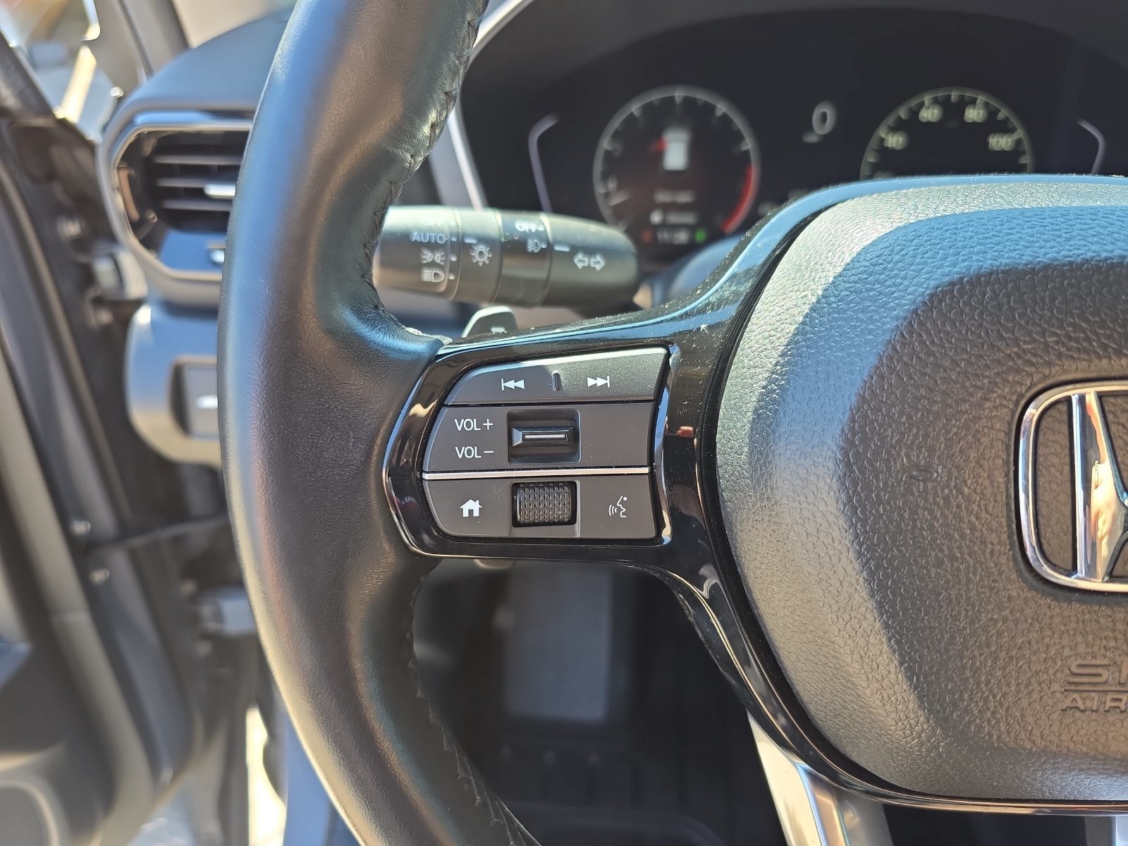 Used 2024 Honda Pilot Touring image 14