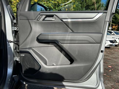 Used 2026 GMC Acadia Elevation w/ Elevation Premium Package AWD/4WD image 25