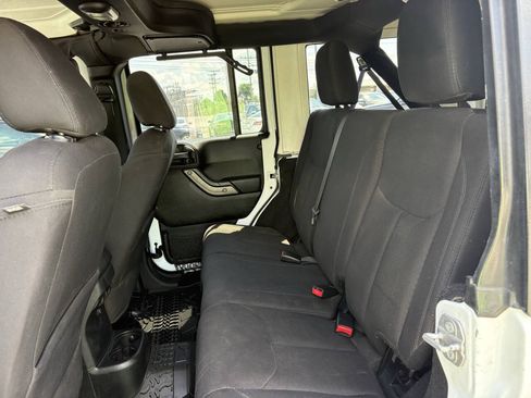 Used 2018 Jeep Wrangler Unlimited Sport S AWD/4WD image 16