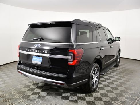 Used 2024 Ford Expedition Limited AWD/4WD image 5