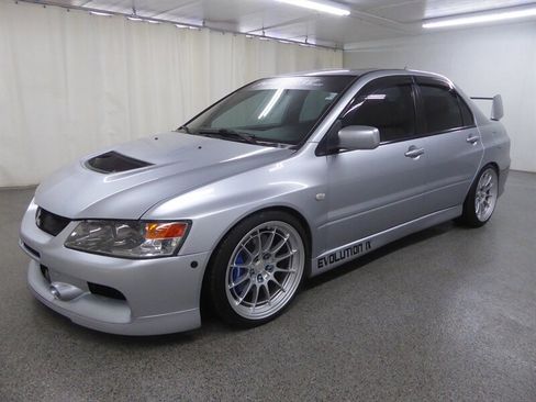 Used 2006 Mitsubishi Lancer Evolution IX image 3