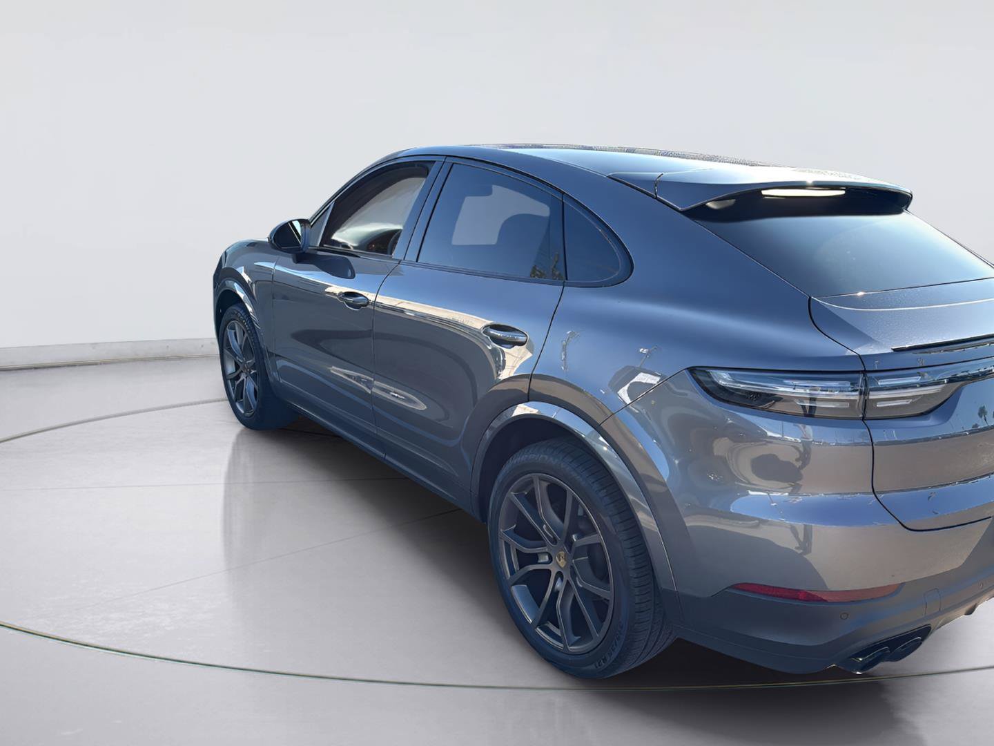 Used 2022 Porsche Cayenne Platinum Edition AWD/4WD image 9