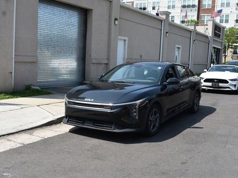 Used 2025 Kia K4 FWD image 3