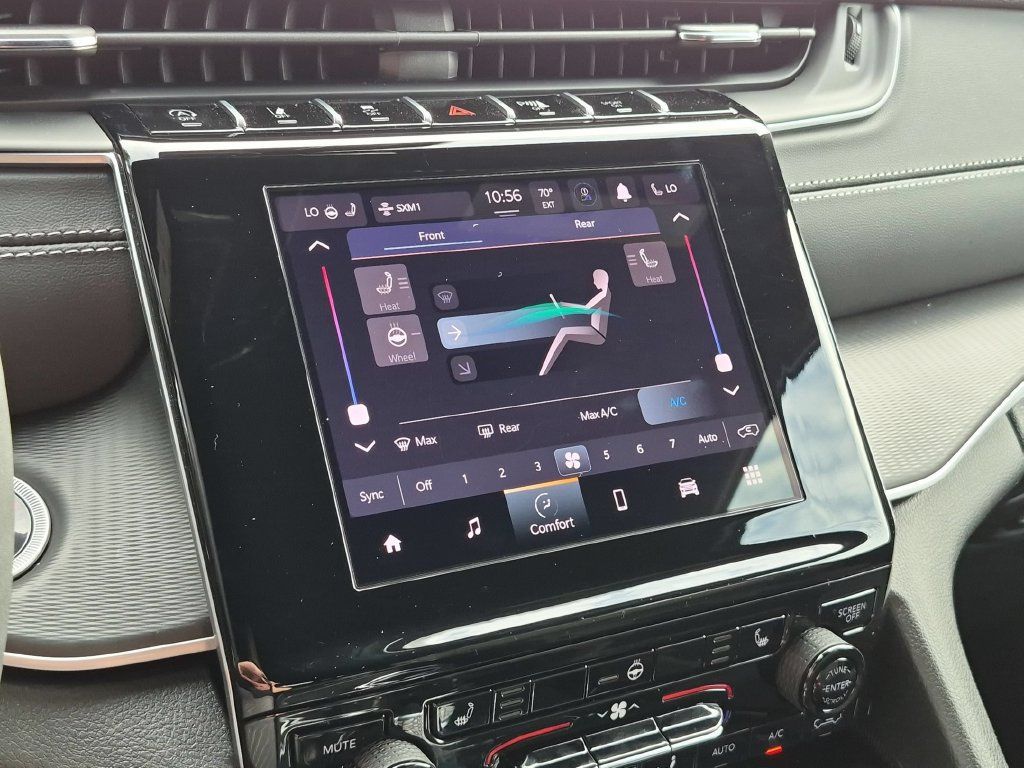 Certified 2025 Jeep Grand Cherokee L Laredo w/ Luxury Tech Group I AWD/4WD image 23