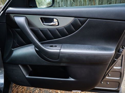 Used 2013 INFINITI FX37 Base w/ Premium Pkg image 40