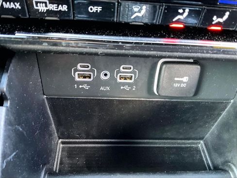 Used 2022 Jeep Grand Cherokee Overland AWD/4WD image 27