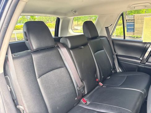Used 2024 Toyota 4Runner TRD Off-Road Premium AWD/4WD image 34