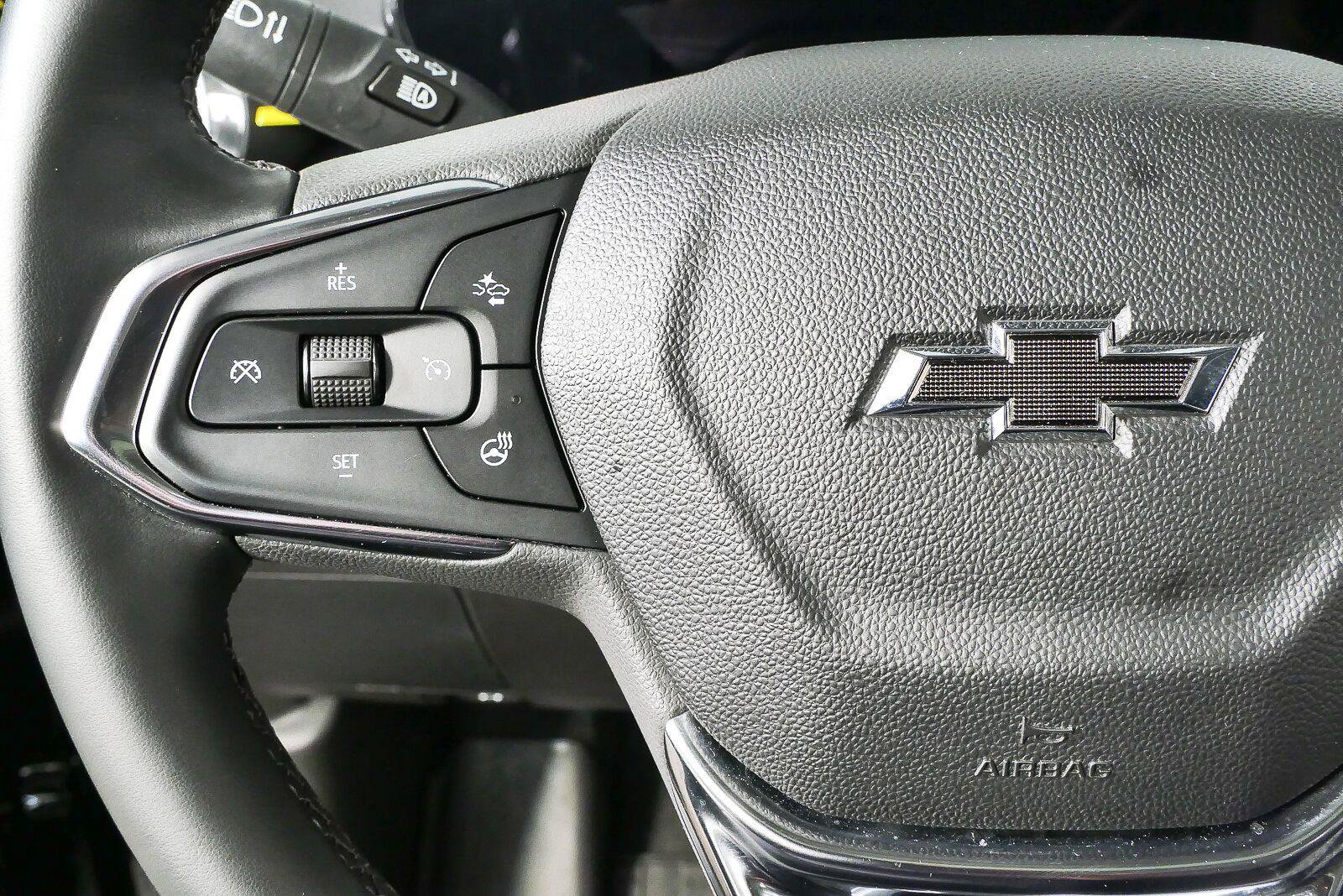 Used 2025 Chevrolet Trax ACTIV w/ Sunroof Package FWD image 11