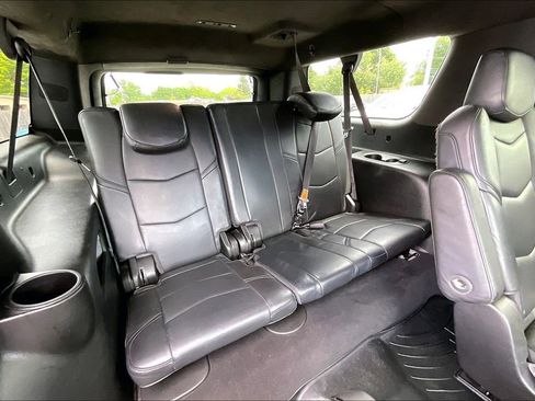 Used 2019 Cadillac Escalade ESV Platinum AWD/4WD image 36