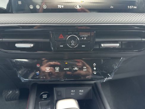 New 2026 Nissan Kicks SR image 18