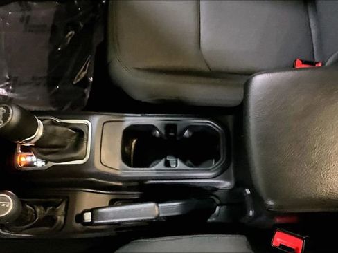 Used 2019 Jeep Wrangler Unlimited Sport S AWD/4WD image 32