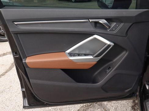 Used 2019 Audi Q3 2.0T Premium w/ Convenience Package image 13