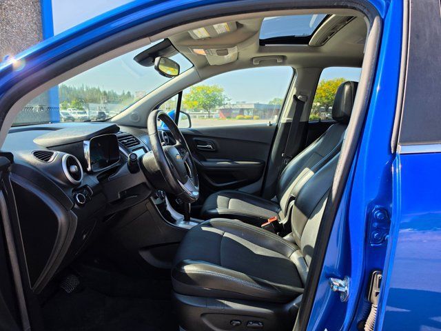 Used 2016 Chevrolet Trax LT w/ LT Sun and Sound Package AWD/4WD image 22