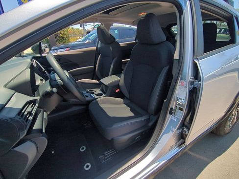 Used 2025 Subaru Crosstrek 2.5i Premium AWD/4WD image 19