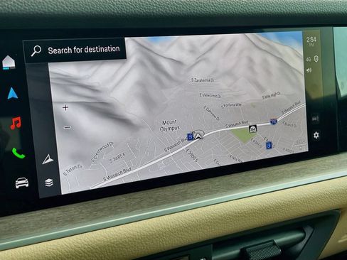 Certified 2025 Porsche Cayenne AWD/4WD image 16