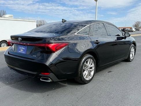 Used 2019 Toyota Avalon XLE w/ Preferred Accessory Package image 11